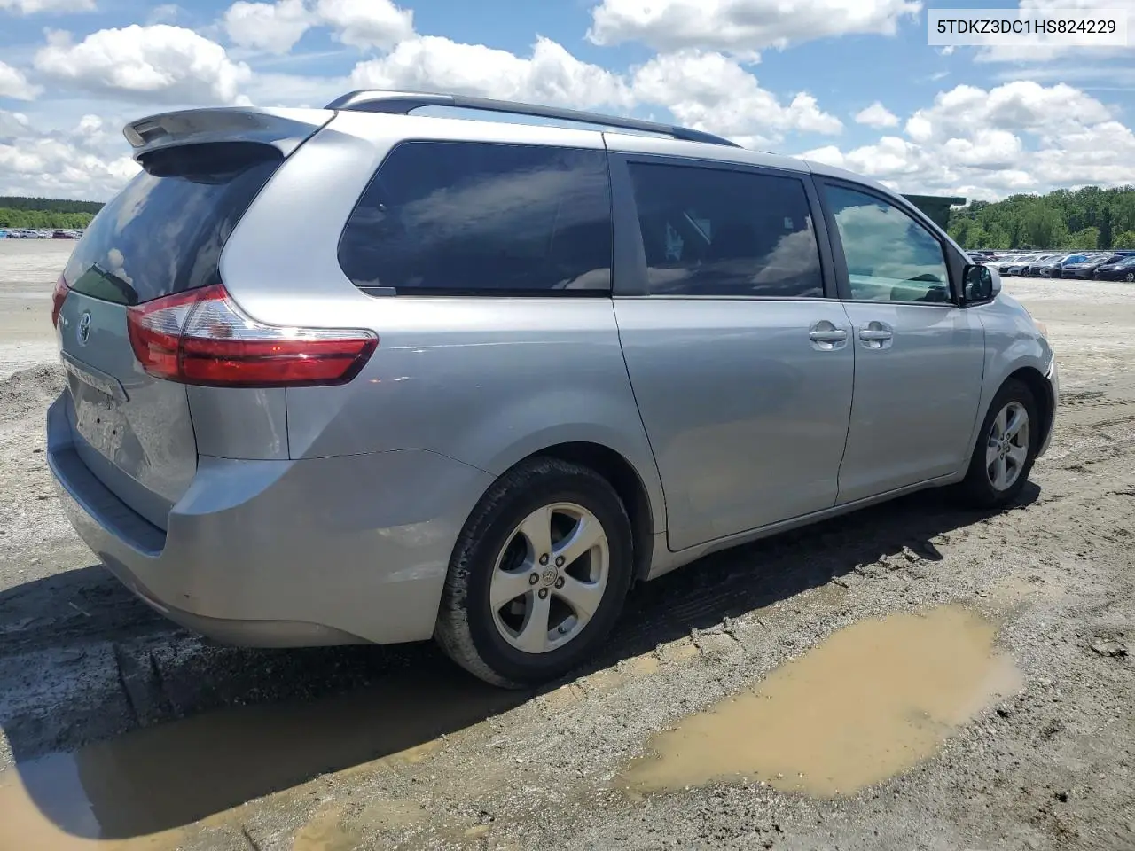2017 Toyota Sienna Le VIN: 5TDKZ3DC1HS824229 Lot: 56461555