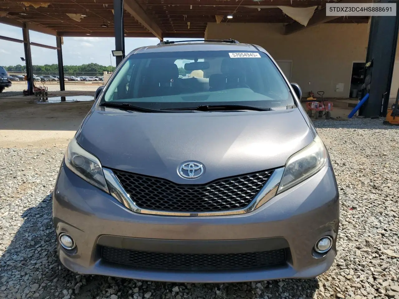 2017 Toyota Sienna Se VIN: 5TDXZ3DC4HS888691 Lot: 57054945