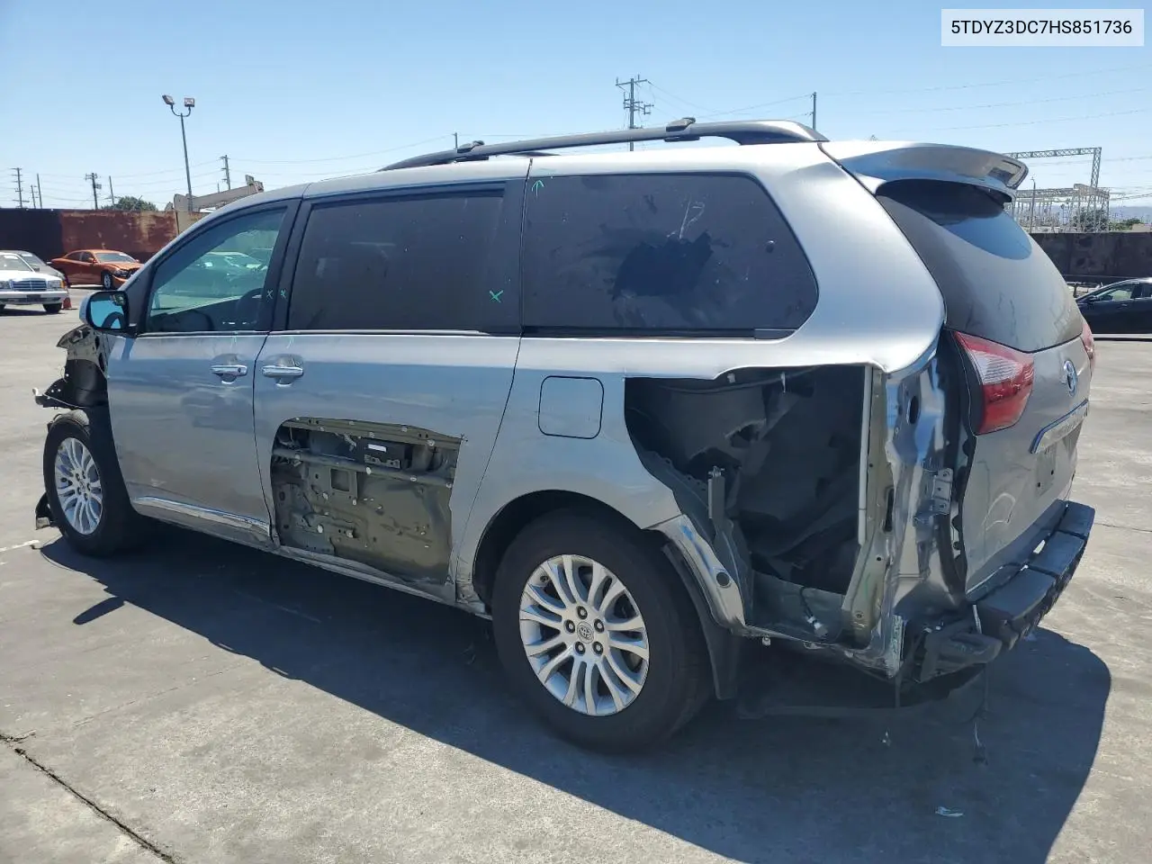 2017 Toyota Sienna Xle VIN: 5TDYZ3DC7HS851736 Lot: 62350585