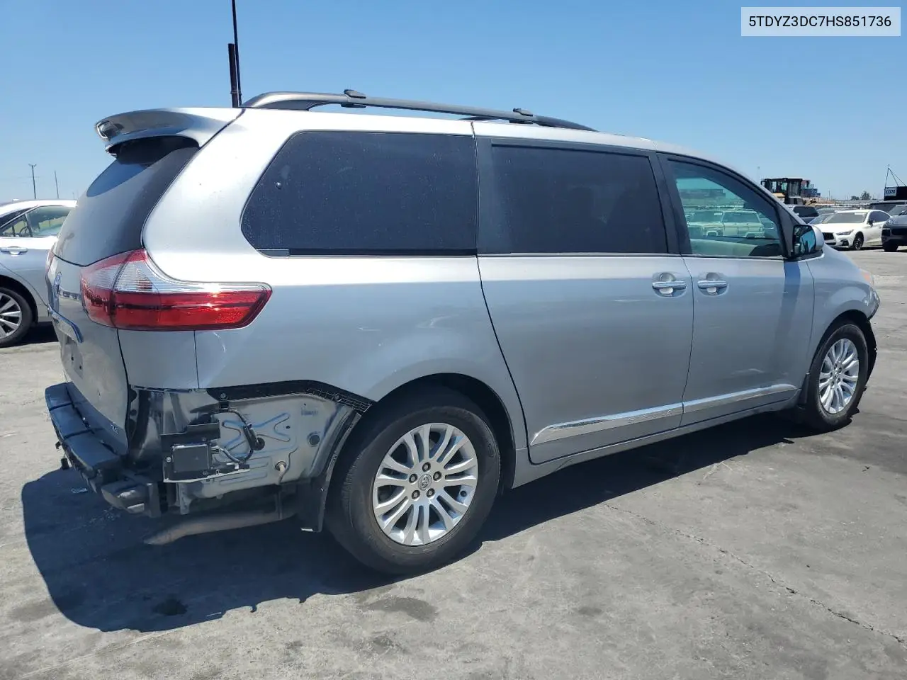 2017 Toyota Sienna Xle VIN: 5TDYZ3DC7HS851736 Lot: 62350585