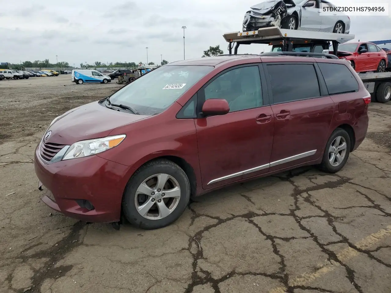 2017 Toyota Sienna Le VIN: 5TDKZ3DC1HS794956 Lot: 62742435