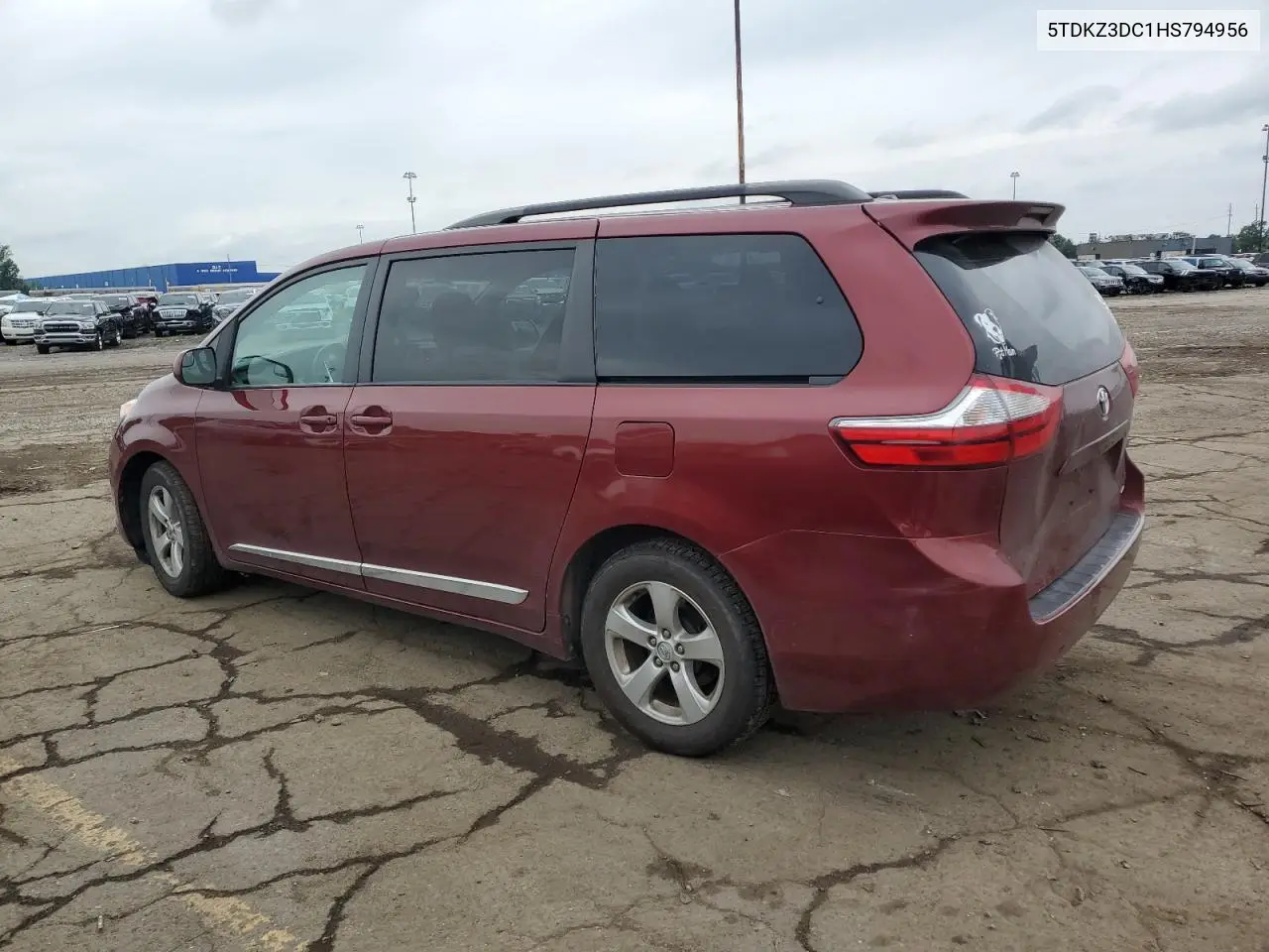 2017 Toyota Sienna Le VIN: 5TDKZ3DC1HS794956 Lot: 62742435