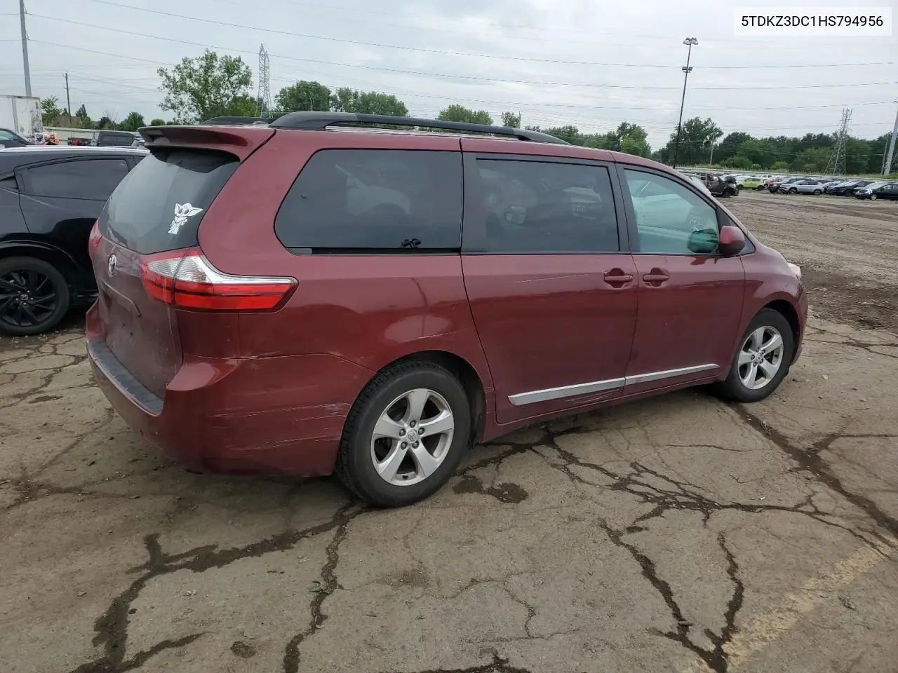 2017 Toyota Sienna Le VIN: 5TDKZ3DC1HS794956 Lot: 62742435