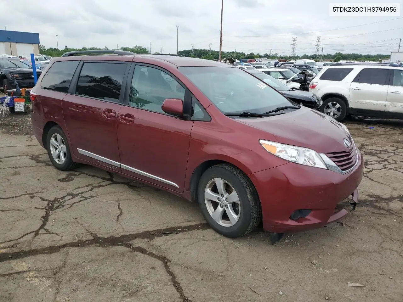 2017 Toyota Sienna Le VIN: 5TDKZ3DC1HS794956 Lot: 62742435