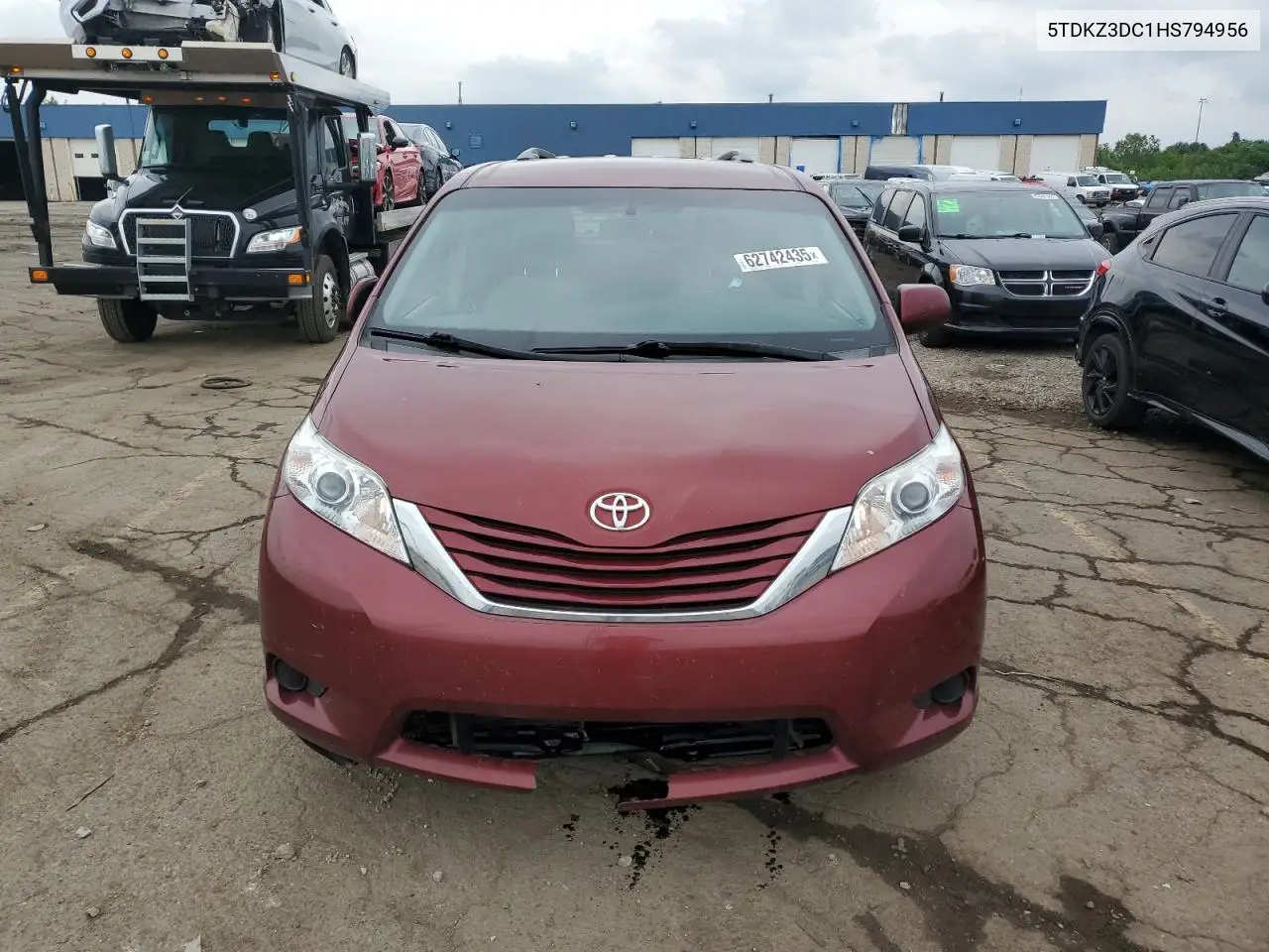 2017 Toyota Sienna Le VIN: 5TDKZ3DC1HS794956 Lot: 62742435