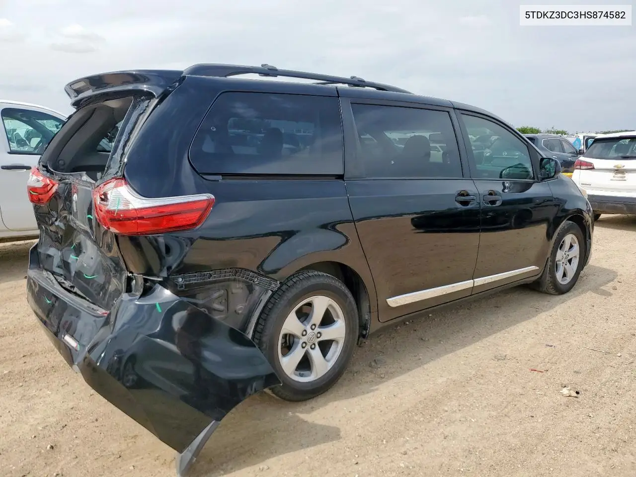 2017 Toyota Sienna Le VIN: 5TDKZ3DC3HS874582 Lot: 63383915