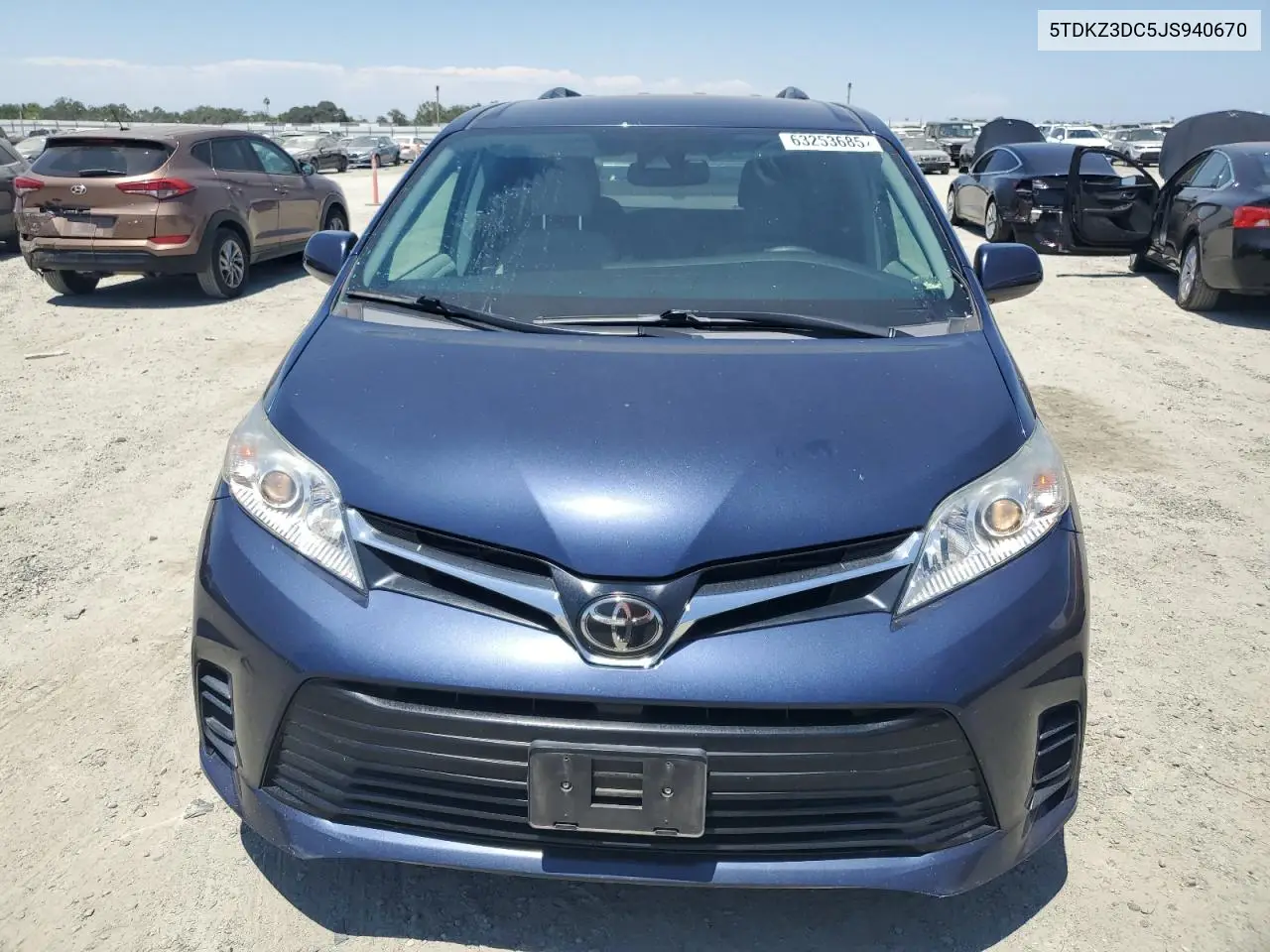 2018 Toyota Sienna Le VIN: 5TDKZ3DC5JS940670 Lot: 63253685