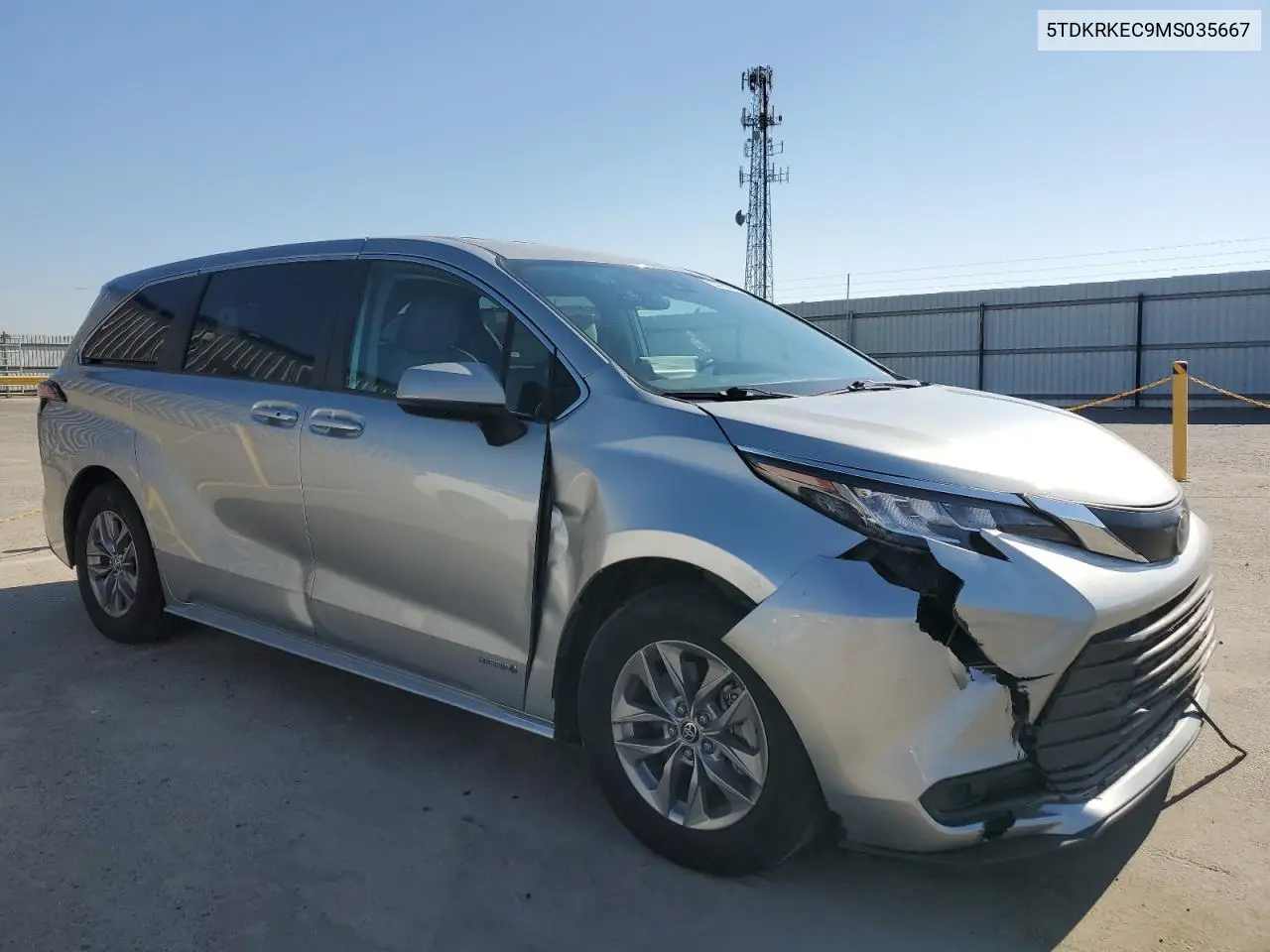 2021 Toyota Sienna Le VIN: 5TDKRKEC9MS035667 Lot: 53754995
