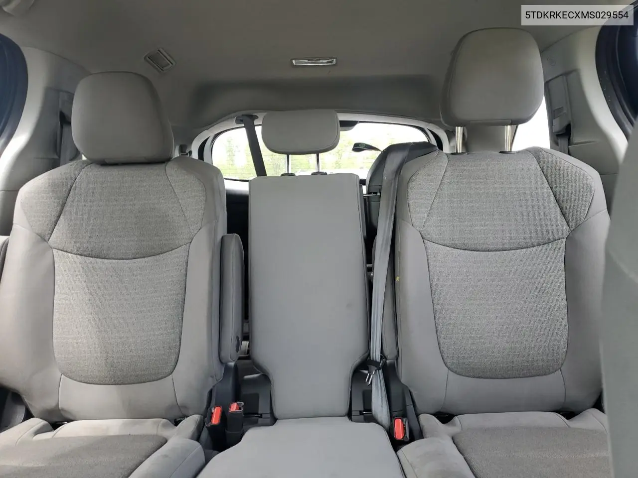 2021 Toyota Sienna Le VIN: 5TDKRKECXMS029554 Lot: 55745035