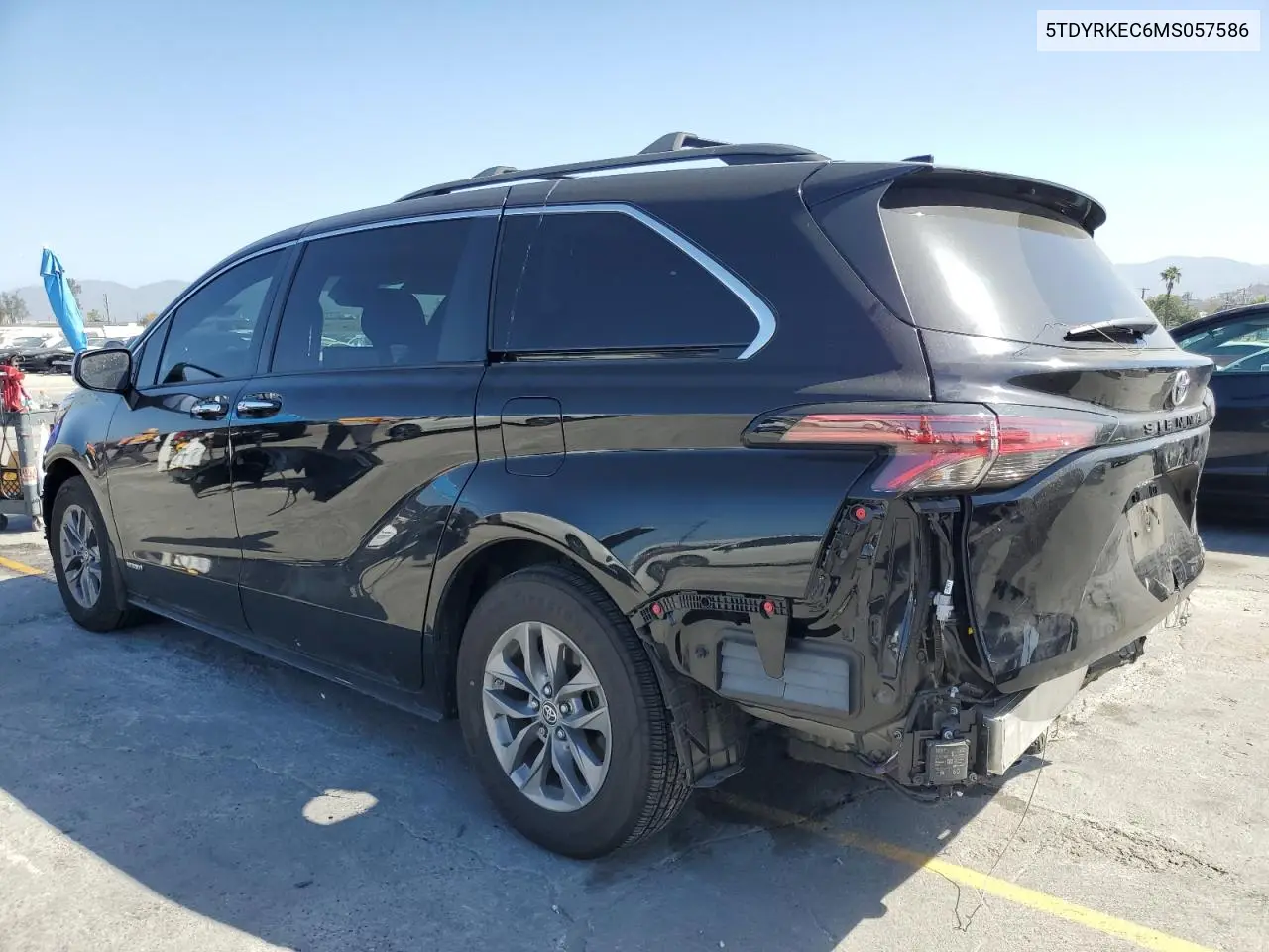 2021 Toyota Sienna Xle VIN: 5TDYRKEC6MS057586 Lot: 57302725
