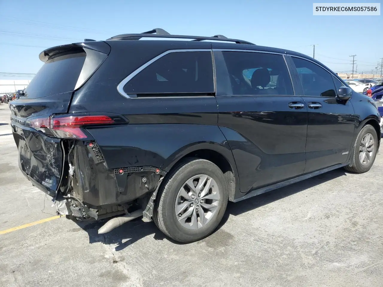 2021 Toyota Sienna Xle VIN: 5TDYRKEC6MS057586 Lot: 57302725