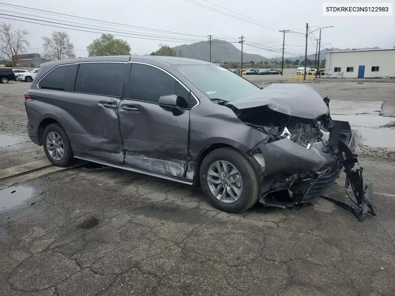 2022 Toyota Sienna Le VIN: 5TDKRKEC3NS122983 Lot: 48740915