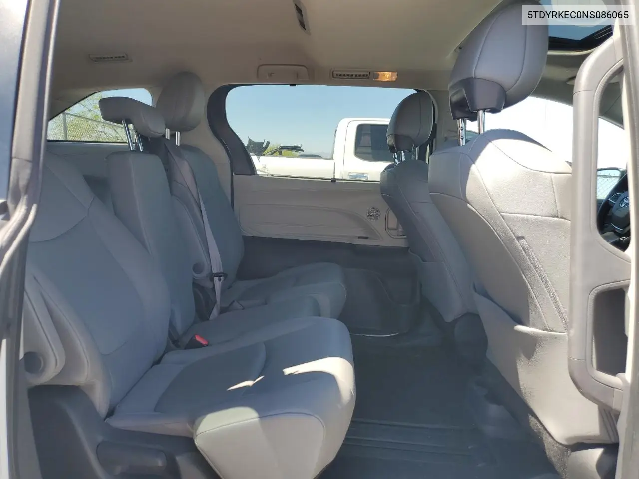2022 Toyota Sienna Xle VIN: 5TDYRKEC0NS086065 Lot: 55973215
