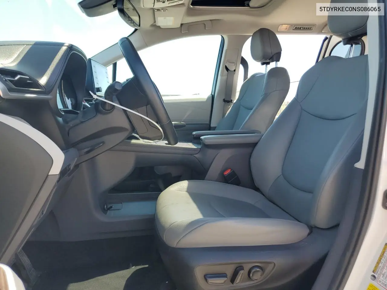2022 Toyota Sienna Xle VIN: 5TDYRKEC0NS086065 Lot: 55973215