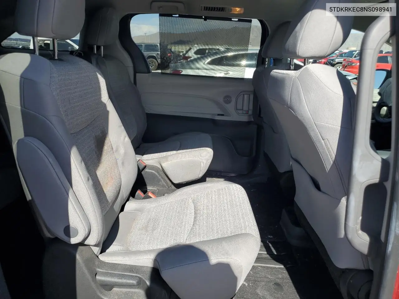 2022 Toyota Sienna Le VIN: 5TDKRKEC8NS098941 Lot: 56058275
