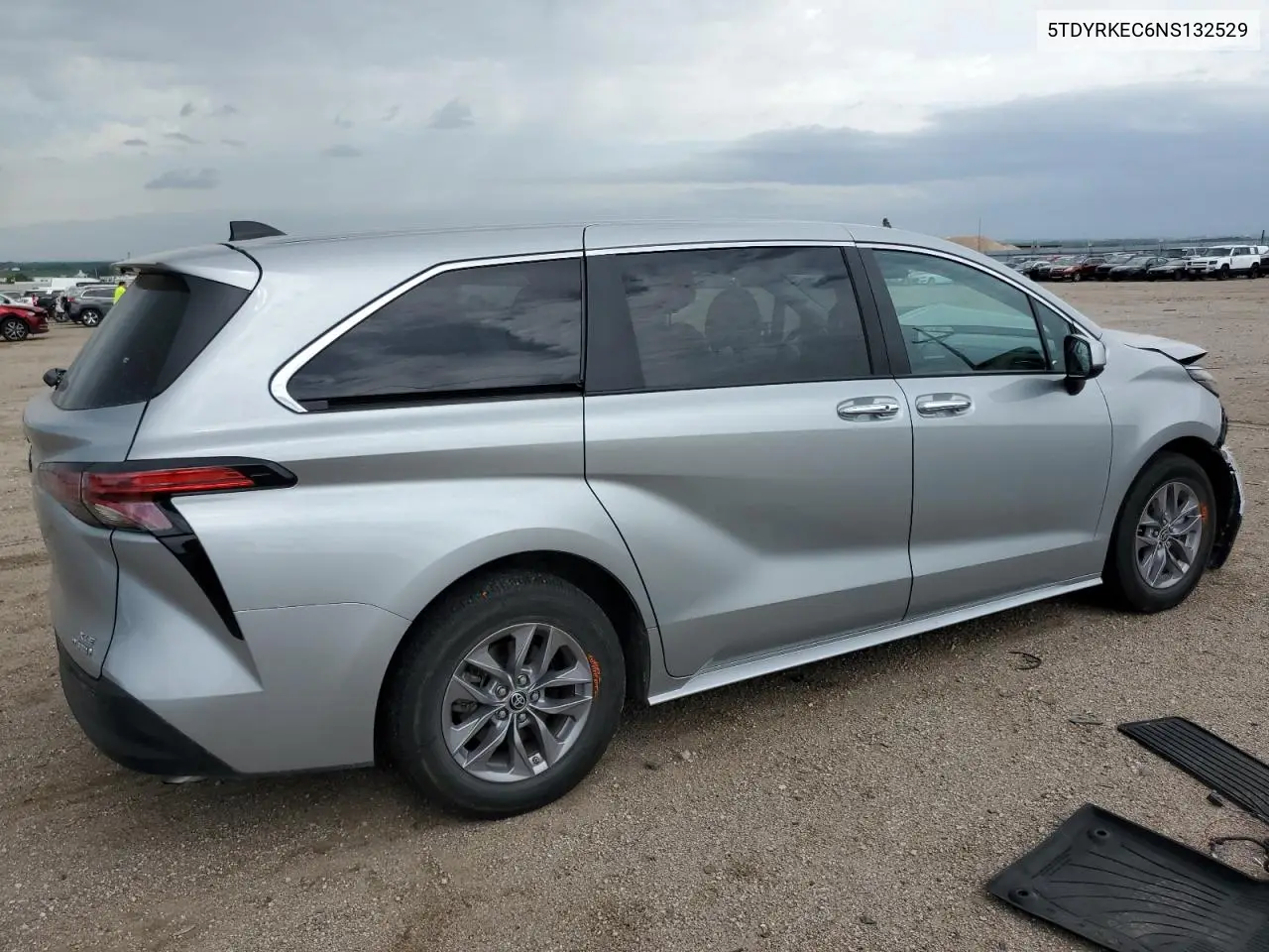 2022 Toyota Sienna Xle VIN: 5TDYRKEC6NS132529 Lot: 61838385