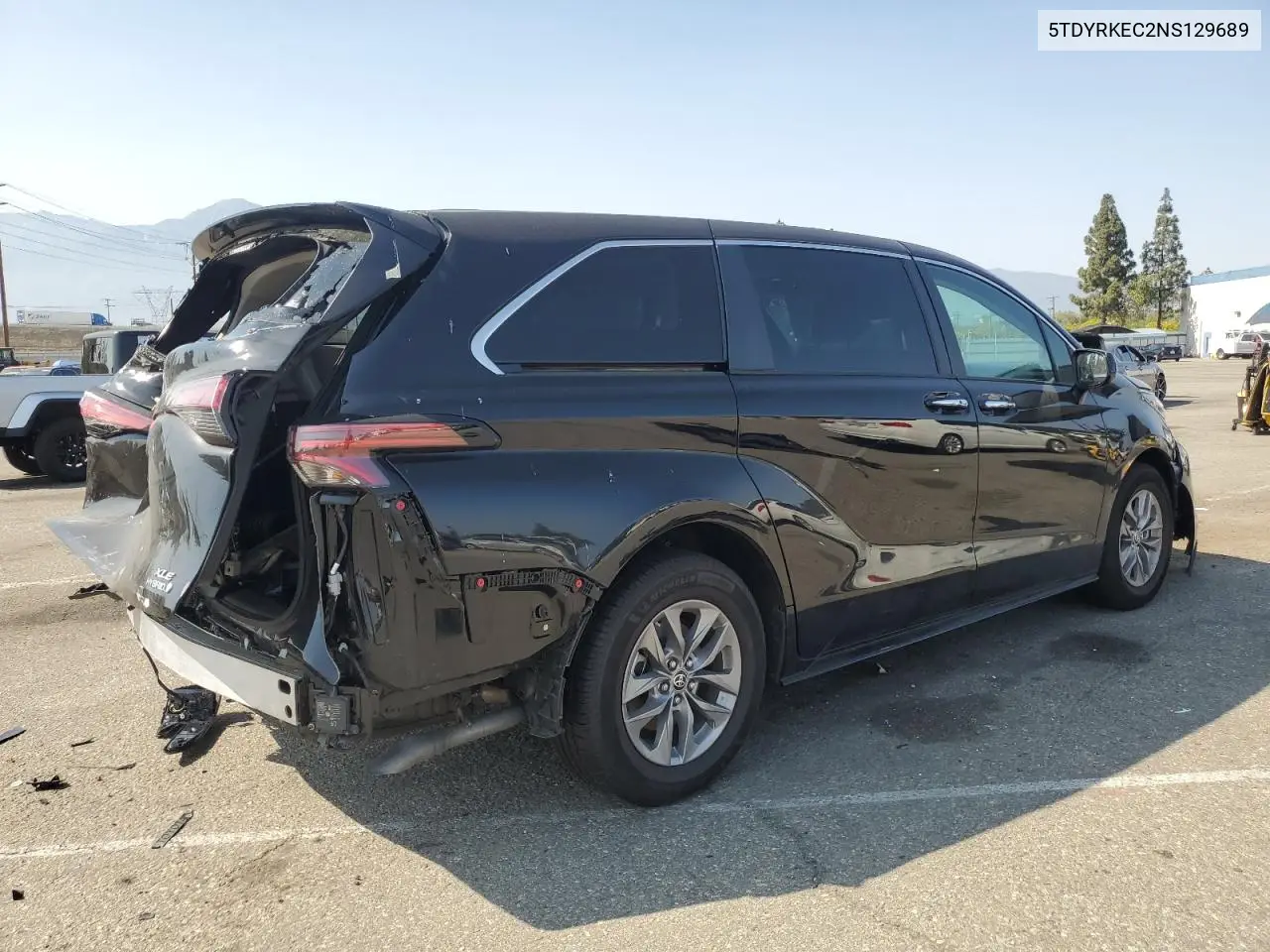 2022 Toyota Sienna Xle VIN: 5TDYRKEC2NS129689 Lot: 62652025