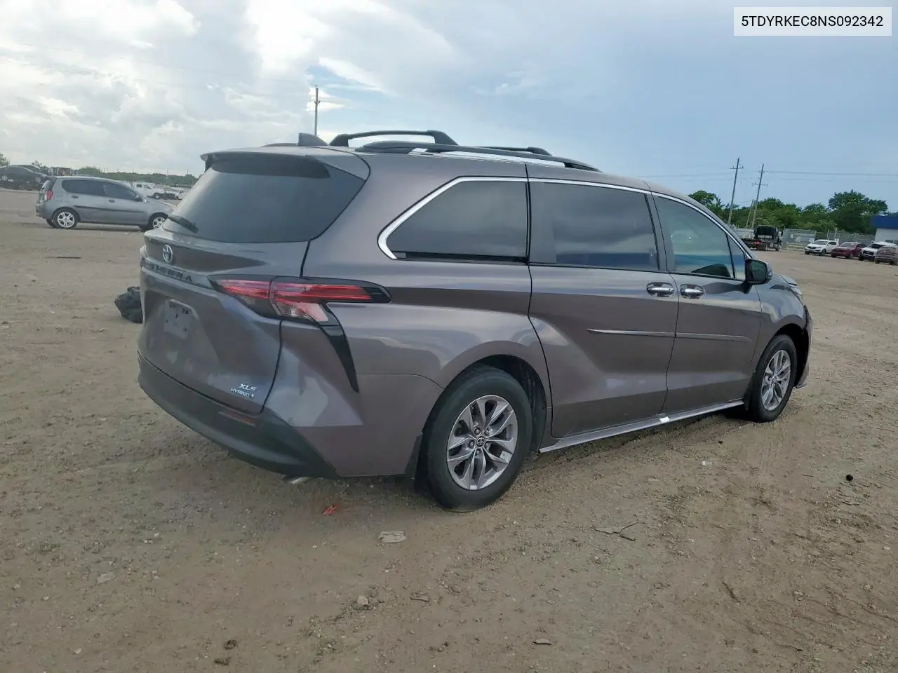 2022 Toyota Sienna Xle VIN: 5TDYRKEC8NS092342 Lot: 63000555