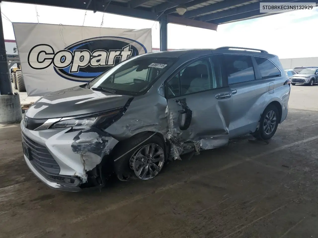 2022 Toyota Sienna Le VIN: 5TDBRKEC3NS132929 Lot: 63607115