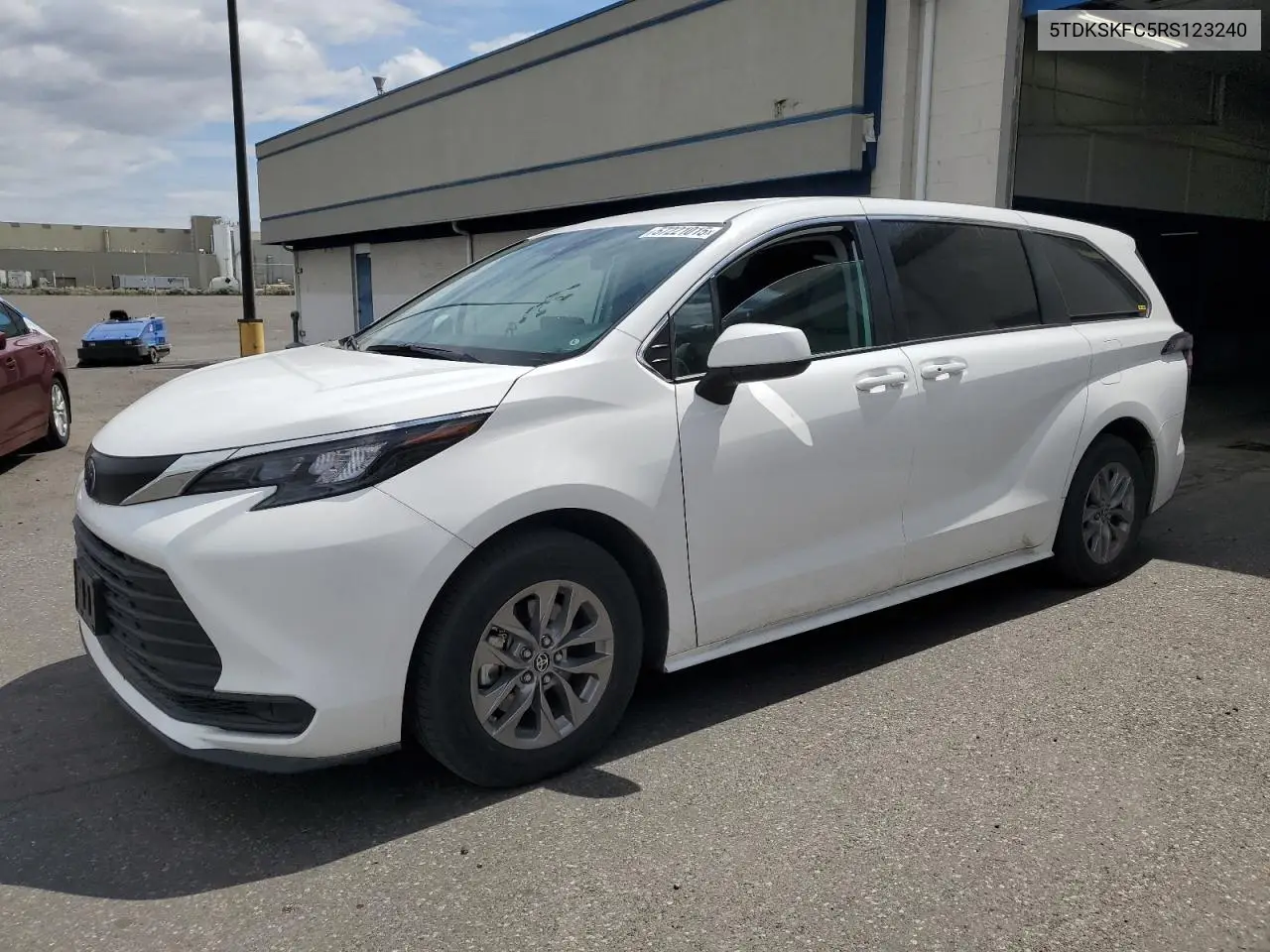 2024 Toyota Sienna Le VIN: 5TDKSKFC5RS123240 Lot: 57221015