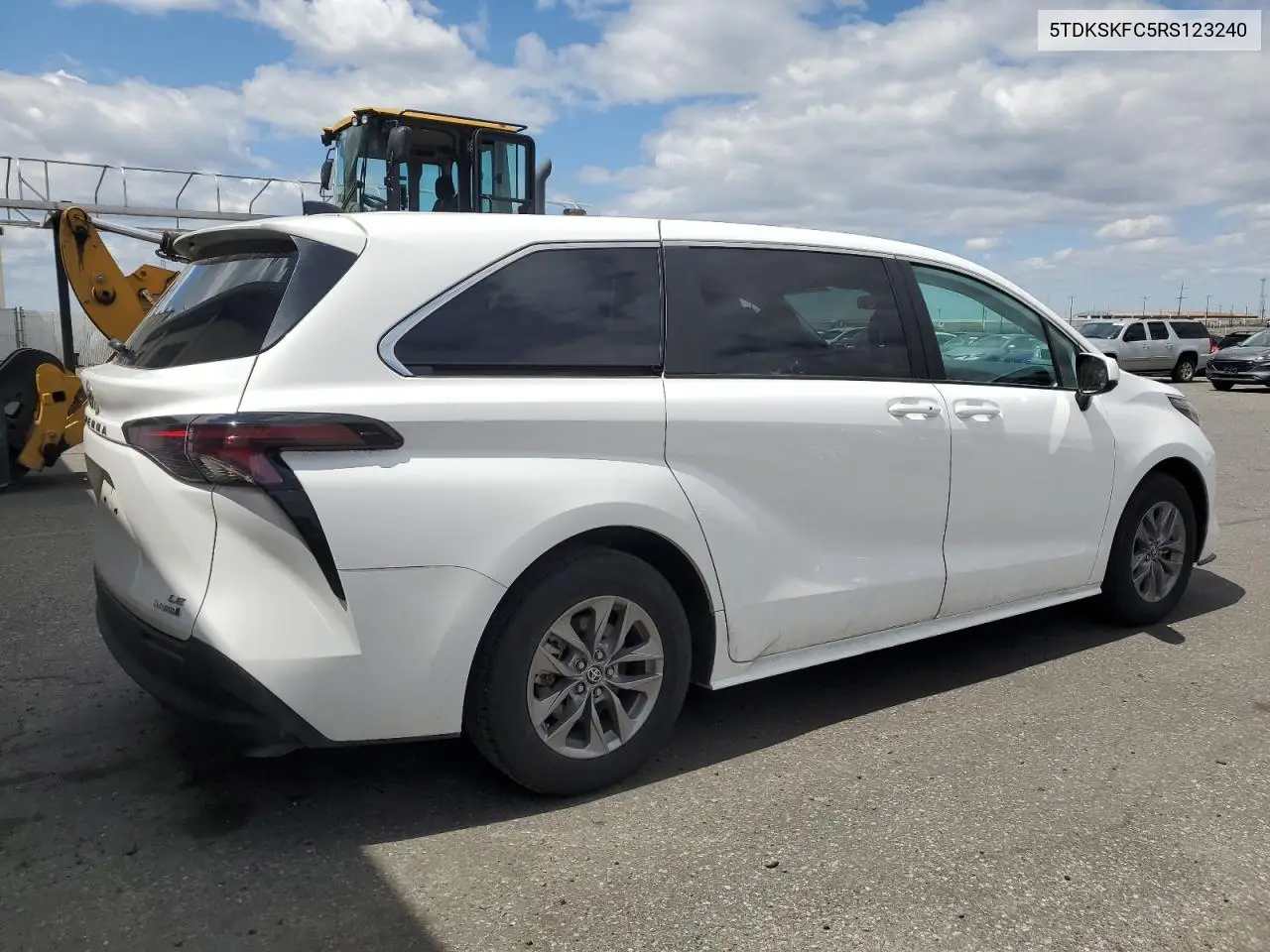 2024 Toyota Sienna Le VIN: 5TDKSKFC5RS123240 Lot: 57221015