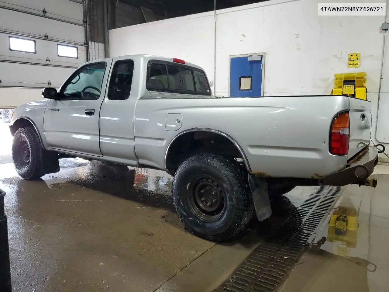 2000 Toyota Tacoma Xtracab VIN: 4TAWN72N8YZ626721 Lot: 57000705