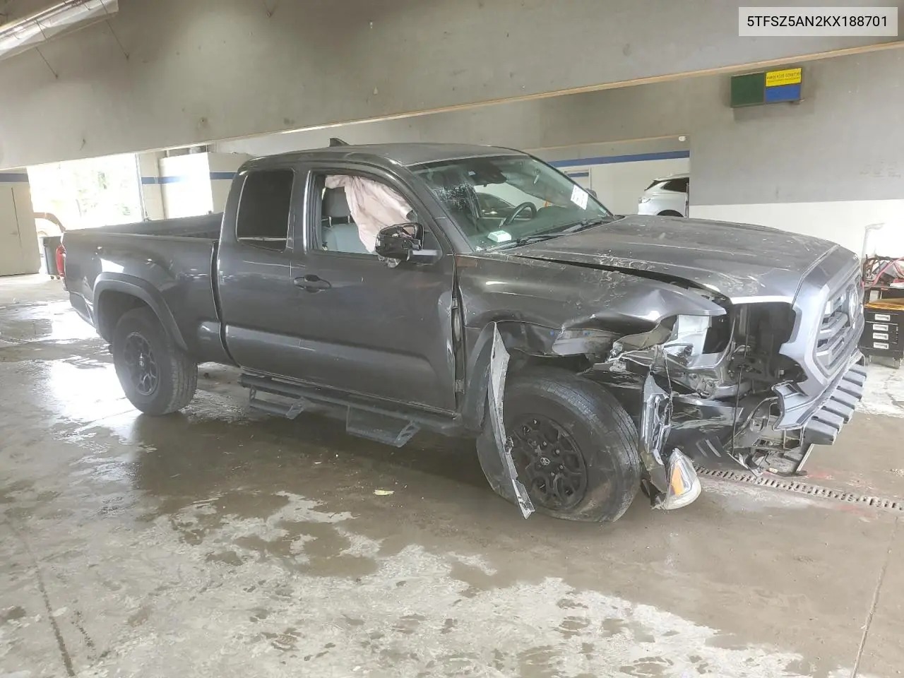 2019 Toyota Tacoma Access Cab VIN: 5TFSZ5AN2KX188701 Lot: 56818125