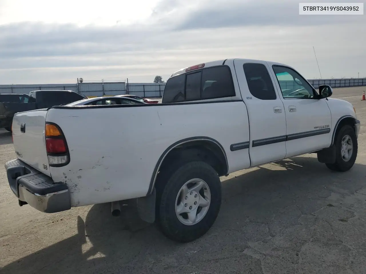 2000 Toyota Tundra Access Cab VIN: 5TBRT3419YS043952 Lot: 49904425