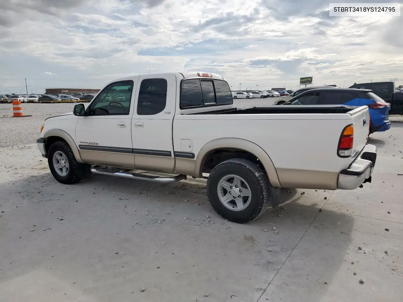2000 Toyota Tundra Access Cab VIN: 5TBRT3418YS124795 Lot: 63439475