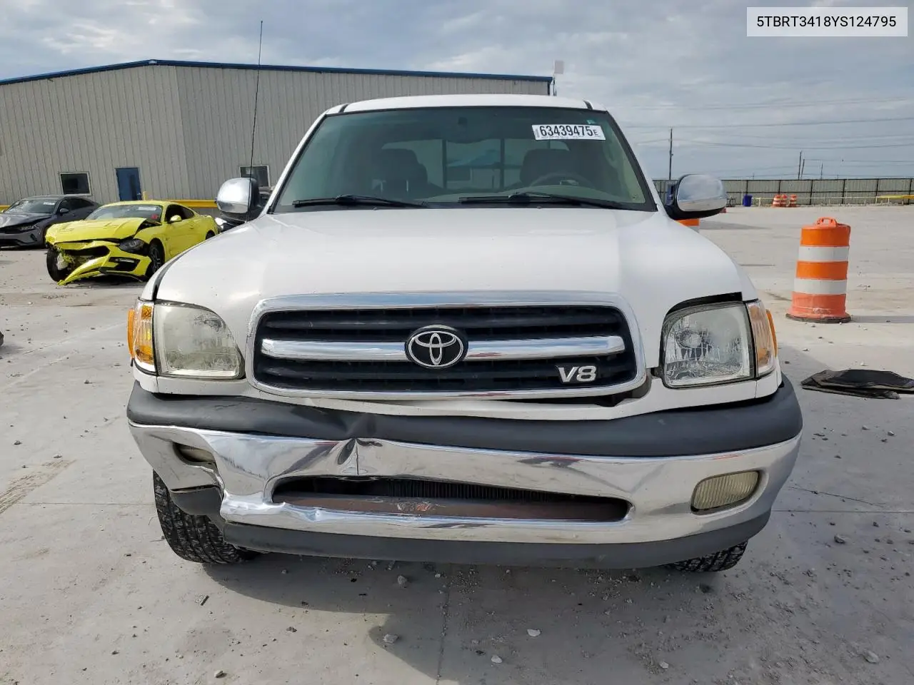 2000 Toyota Tundra Access Cab VIN: 5TBRT3418YS124795 Lot: 63439475