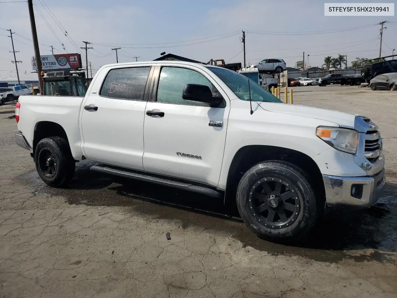 2017 Toyota Tundra Crewmax Sr5 VIN: 5TFEY5F15HX219941 Lot: 63313655