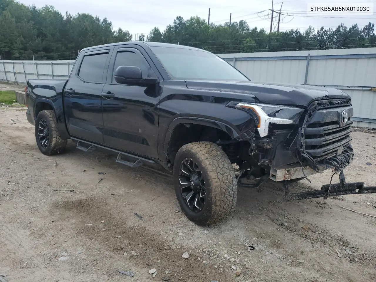 2022 Toyota Tundra Crewmax Sr VIN: 5TFKB5AB5NX019030 Lot: 58558255
