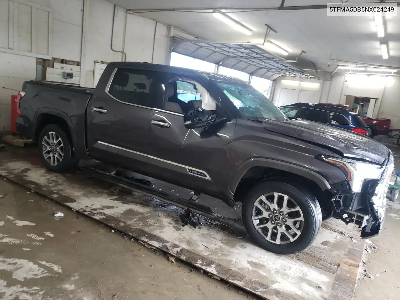 2022 Toyota Tundra Crewmax Platinum VIN: 5TFMA5DB5NX024249 Lot: 60850365