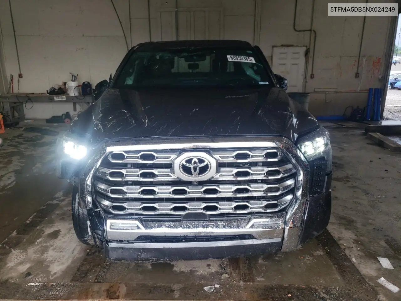 2022 Toyota Tundra Crewmax Platinum VIN: 5TFMA5DB5NX024249 Lot: 60850365