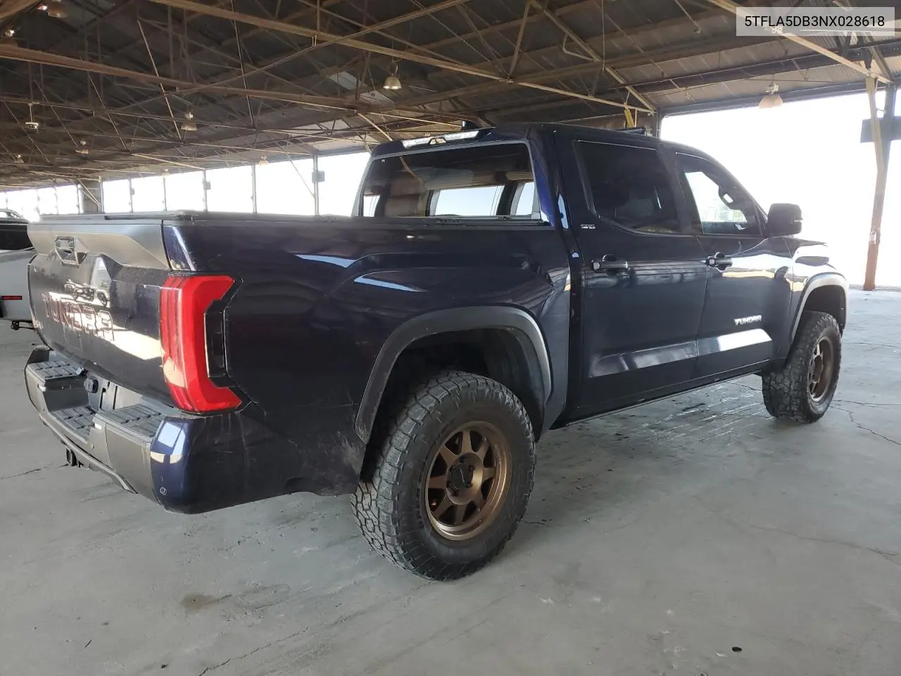 2022 Toyota Tundra Crewmax Sr VIN: 5TFLA5DB3NX028618 Lot: 61807005