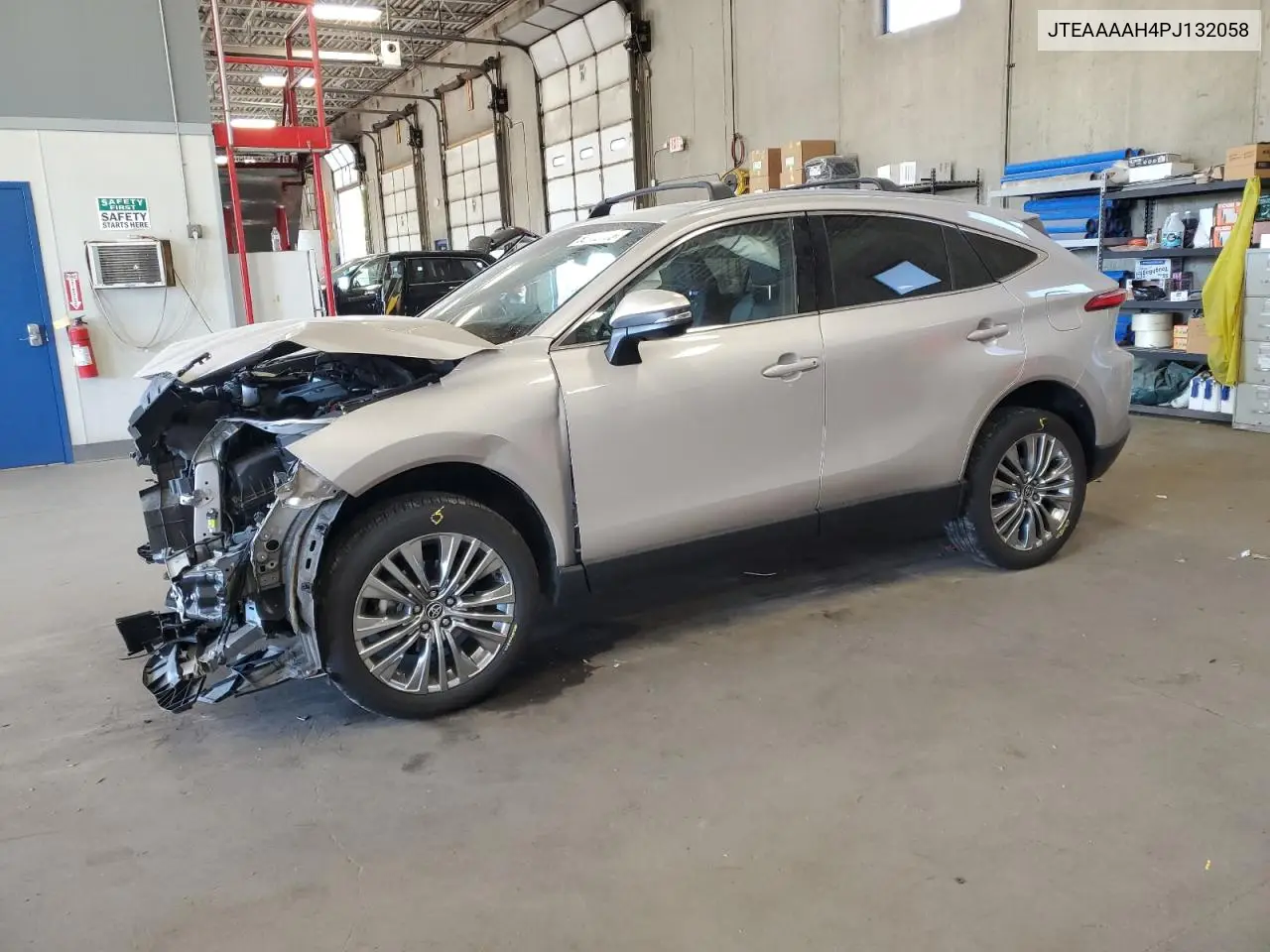2023 Toyota Venza Le VIN: JTEAAAAH4PJ132058 Lot: 56332865