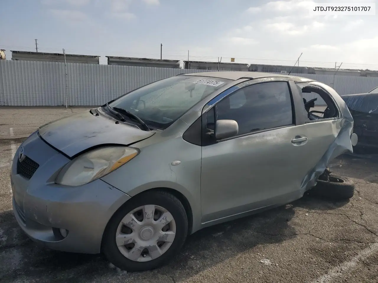 2007 Toyota Yaris VIN: JTDJT923275101707 Lot: 61774175