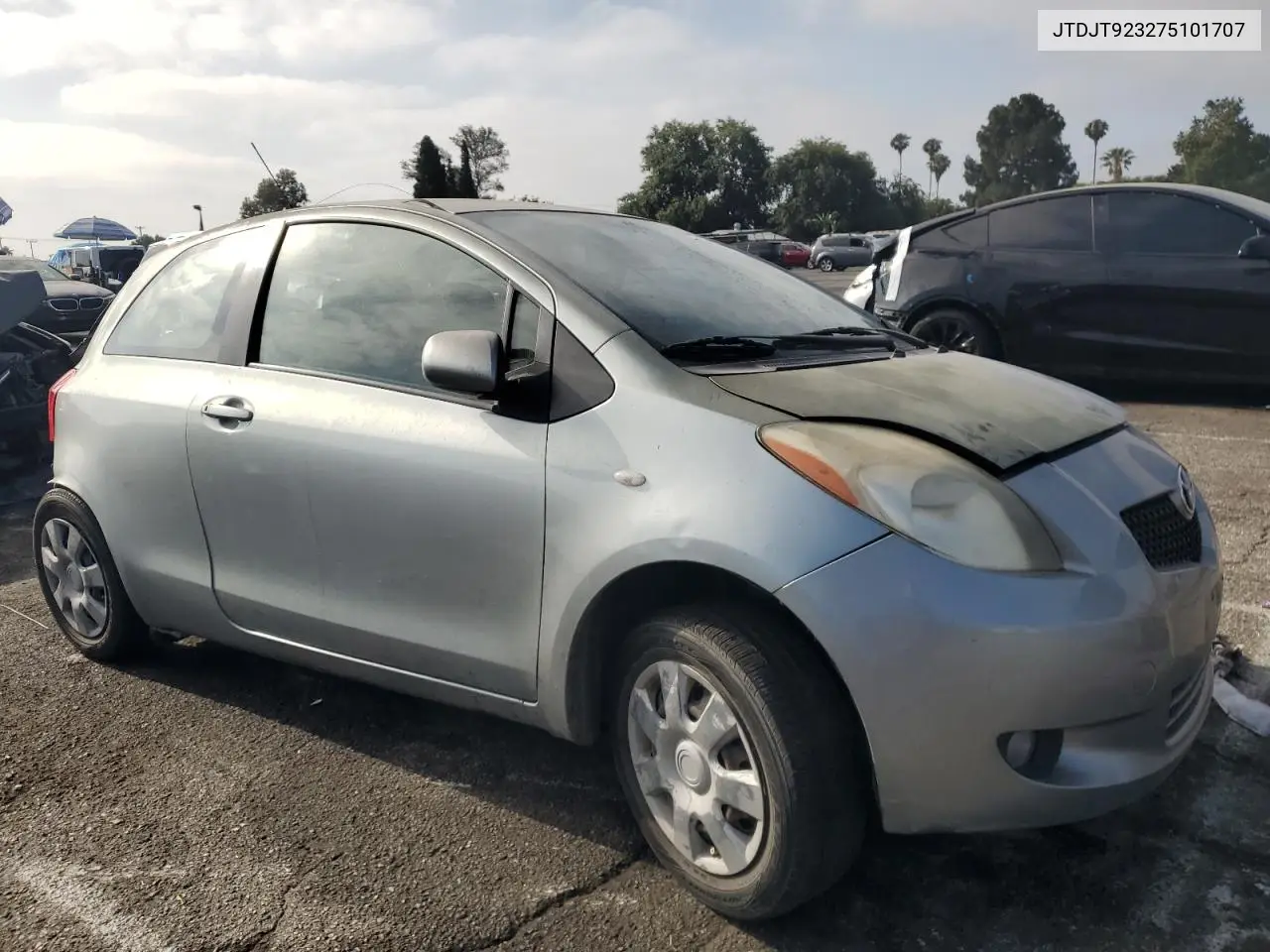 2007 Toyota Yaris VIN: JTDJT923275101707 Lot: 61774175