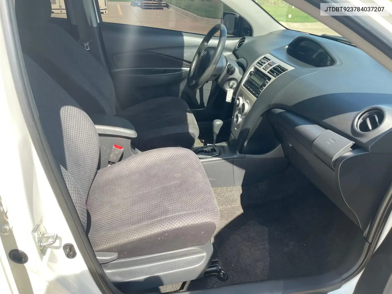 2008 Toyota Yaris VIN: JTDBT923784037207 Lot: 63166185