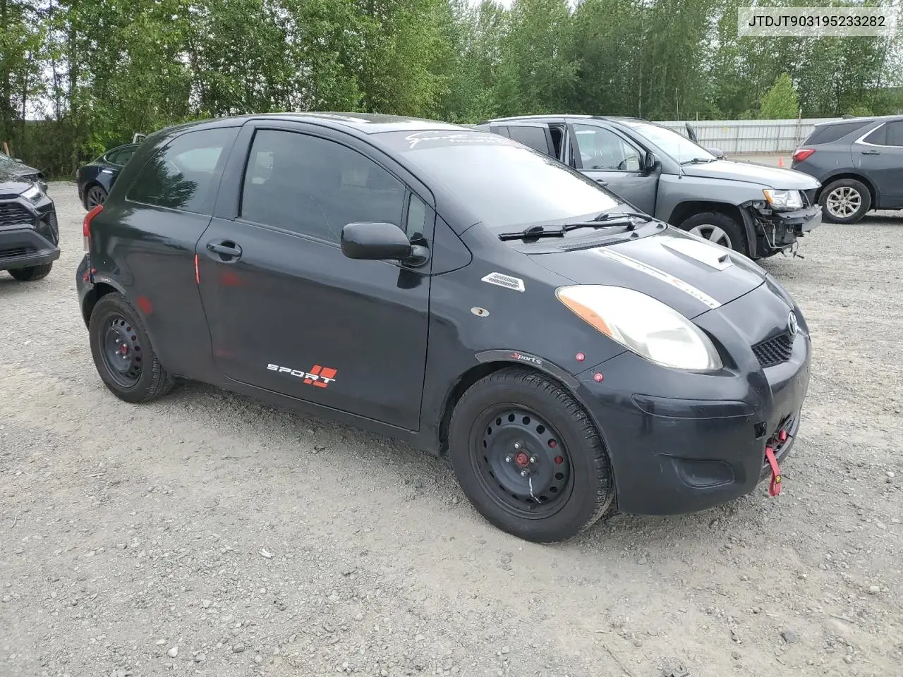 2009 Toyota Yaris VIN: JTDJT903195233282 Lot: 56242405