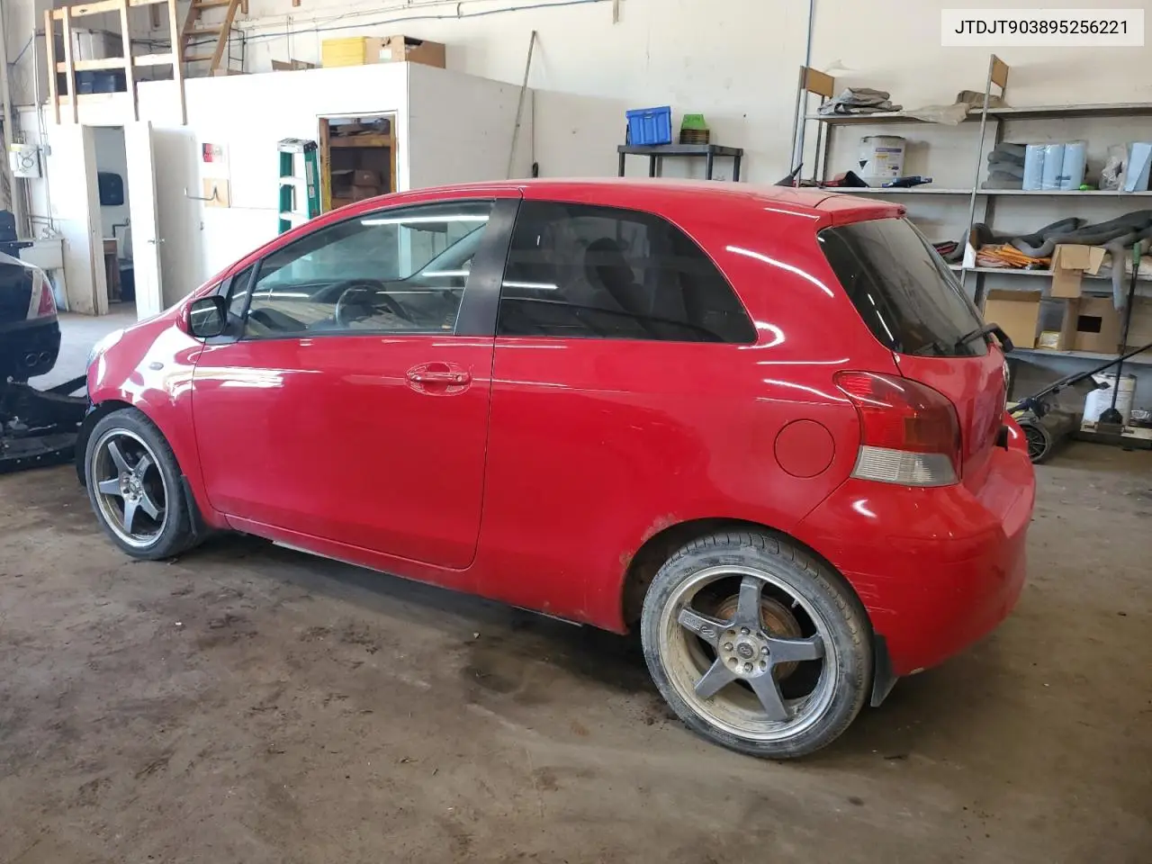 2009 Toyota Yaris VIN: JTDJT903895256221 Lot: 56316555
