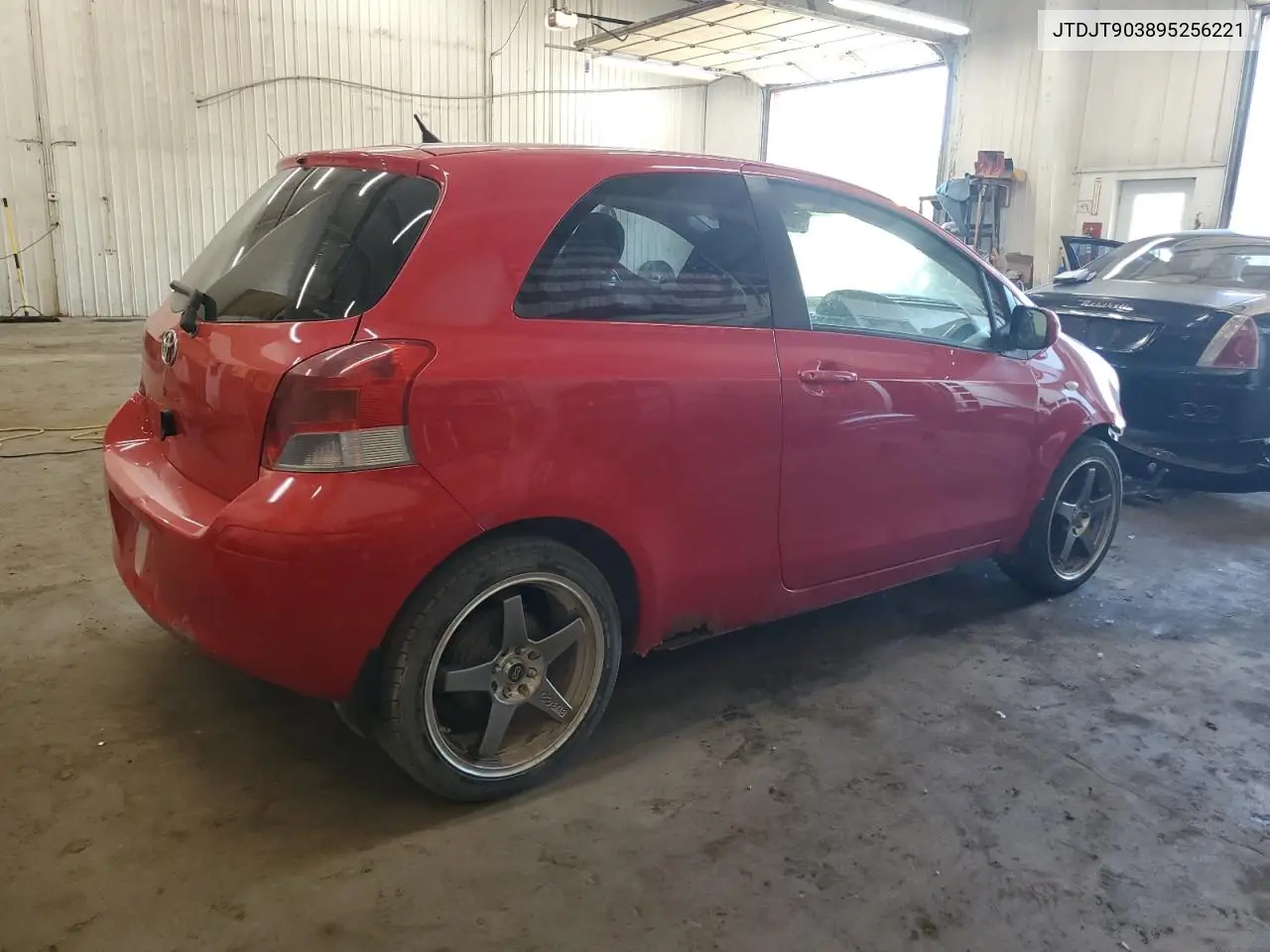 2009 Toyota Yaris VIN: JTDJT903895256221 Lot: 56316555