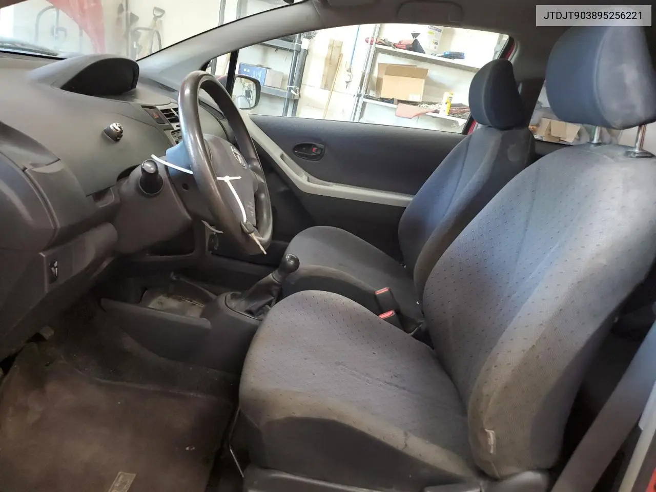 2009 Toyota Yaris VIN: JTDJT903895256221 Lot: 56316555
