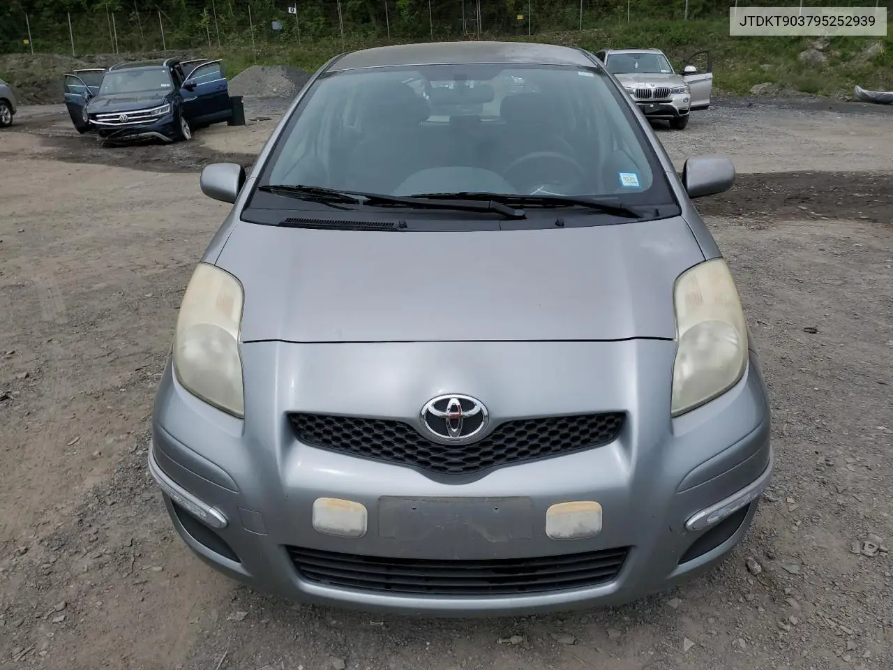 2009 Toyota Yaris VIN: JTDKT903795252939 Lot: 56872515