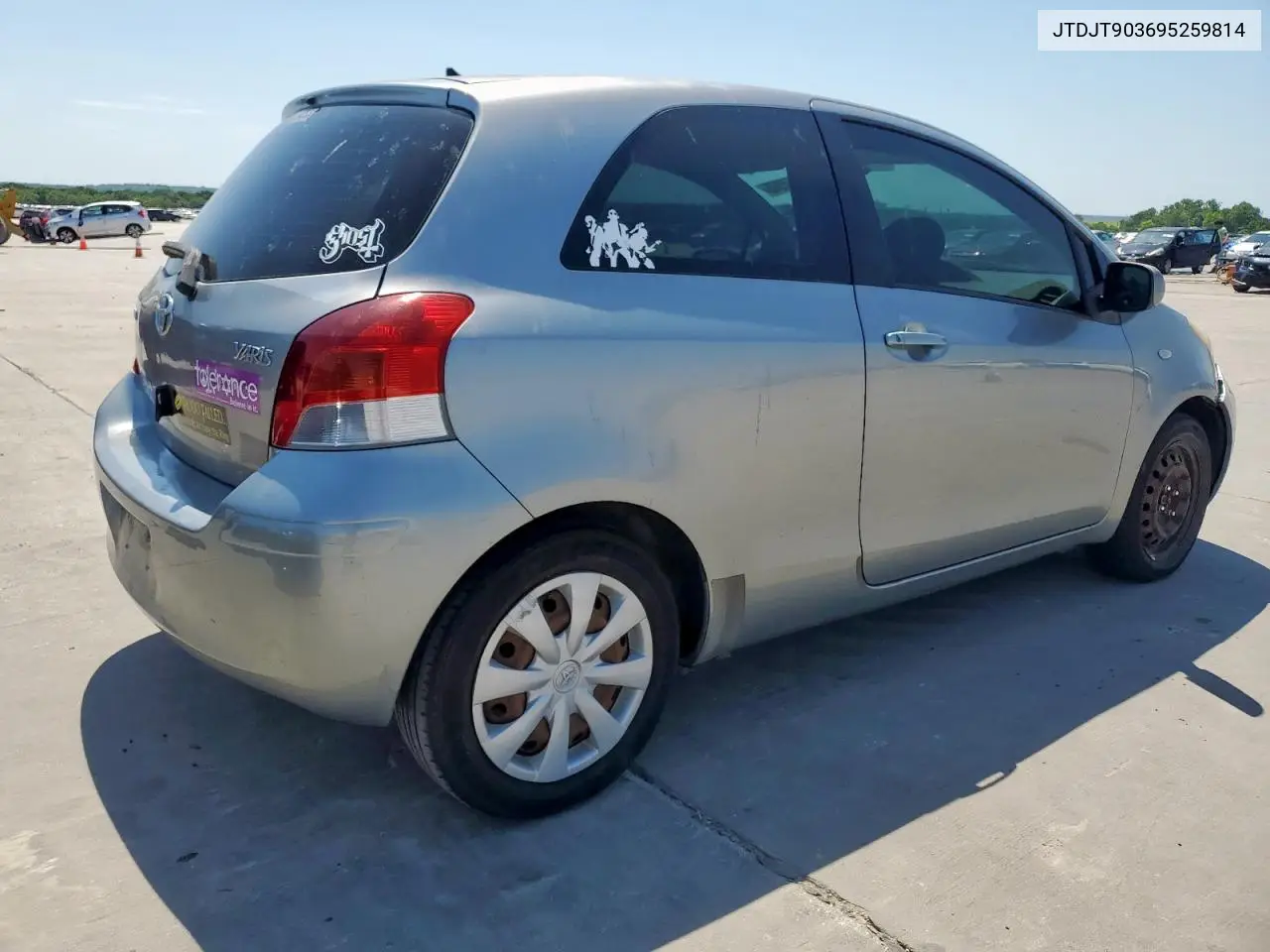 2009 Toyota Yaris VIN: JTDJT903695259814 Lot: 56965565