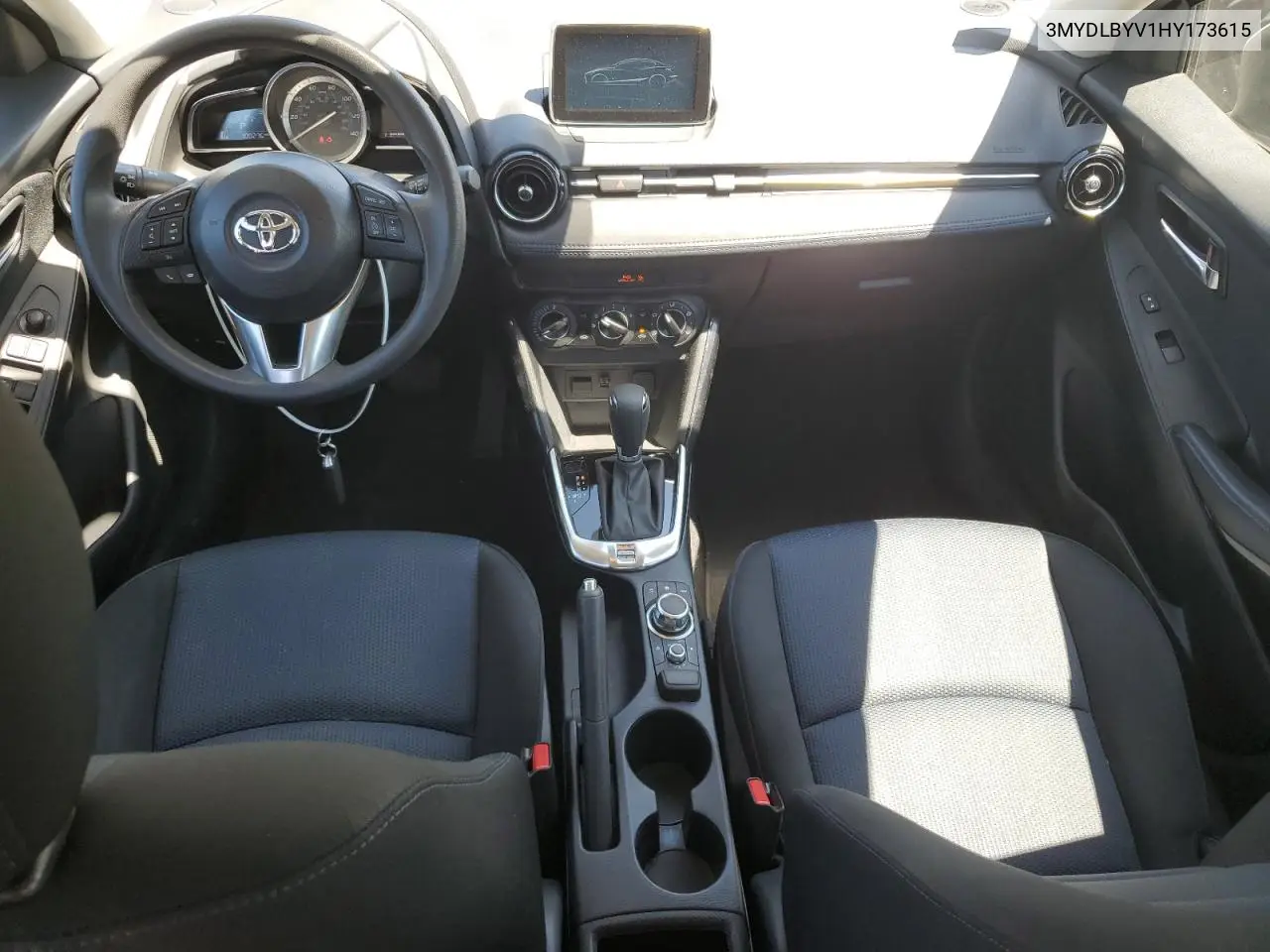 2017 Toyota Yaris Ia VIN: 3MYDLBYV1HY173615 Lot: 62901175