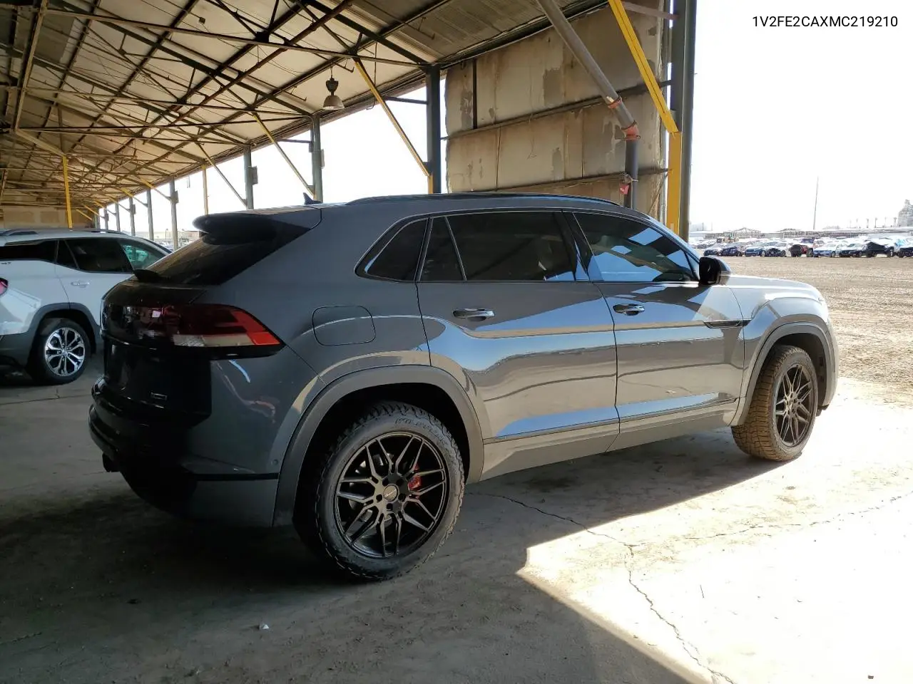 2021 Volkswagen Atlas Cross Sport Sel Premium R-Line VIN: 1V2FE2CAXMC219210 Lot: 62213275