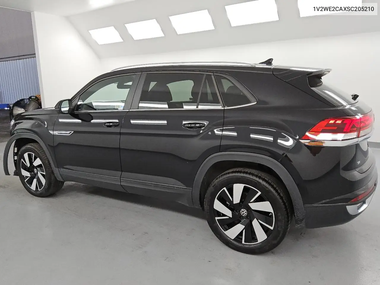 2025 Volkswagen Atlas Cross Sport Se VIN: 1V2WE2CAXSC205210 Lot: 56392255