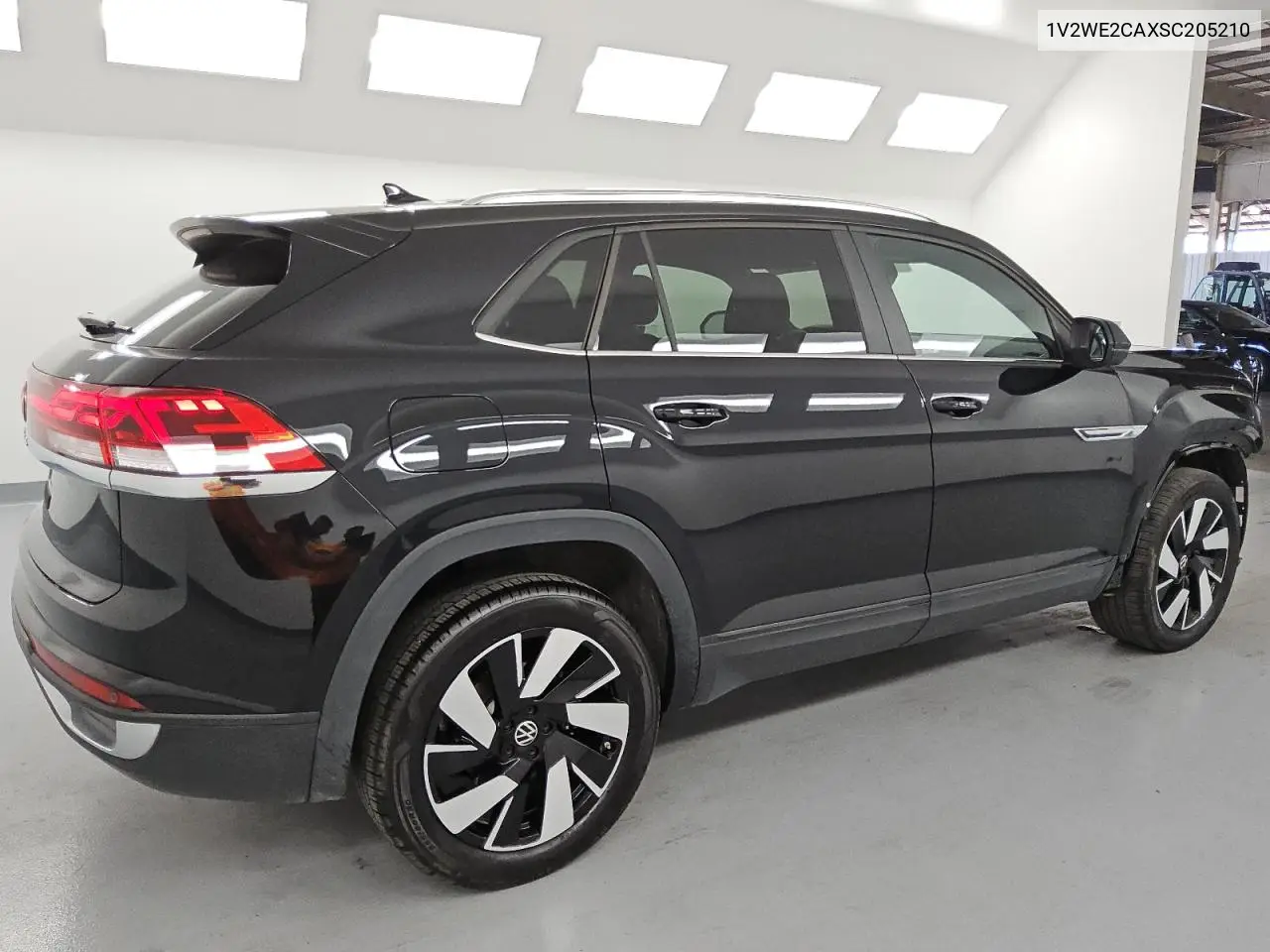 2025 Volkswagen Atlas Cross Sport Se VIN: 1V2WE2CAXSC205210 Lot: 56392255