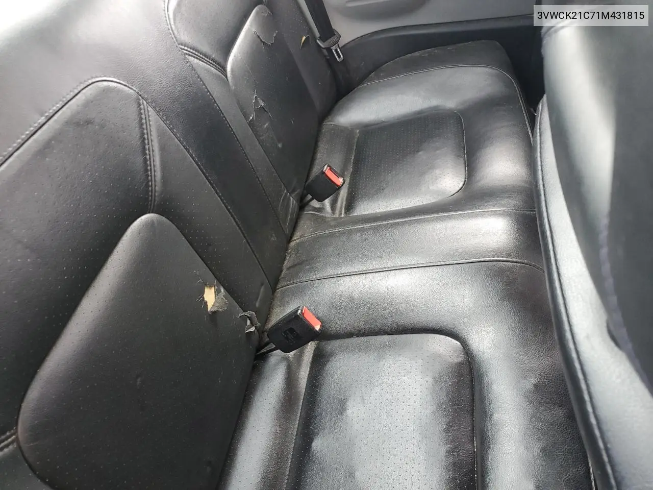2001 Volkswagen New Beetle Gls VIN: 3VWCK21C71M431815 Lot: 56801875